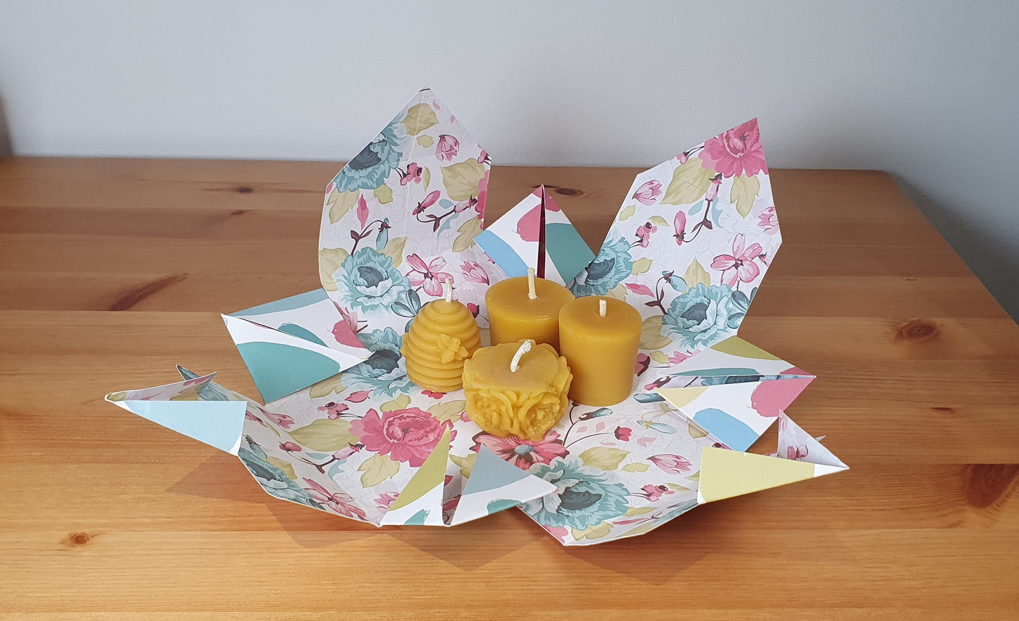 FREE DELIVERY-Pure local beeswax candles in Origami gift box