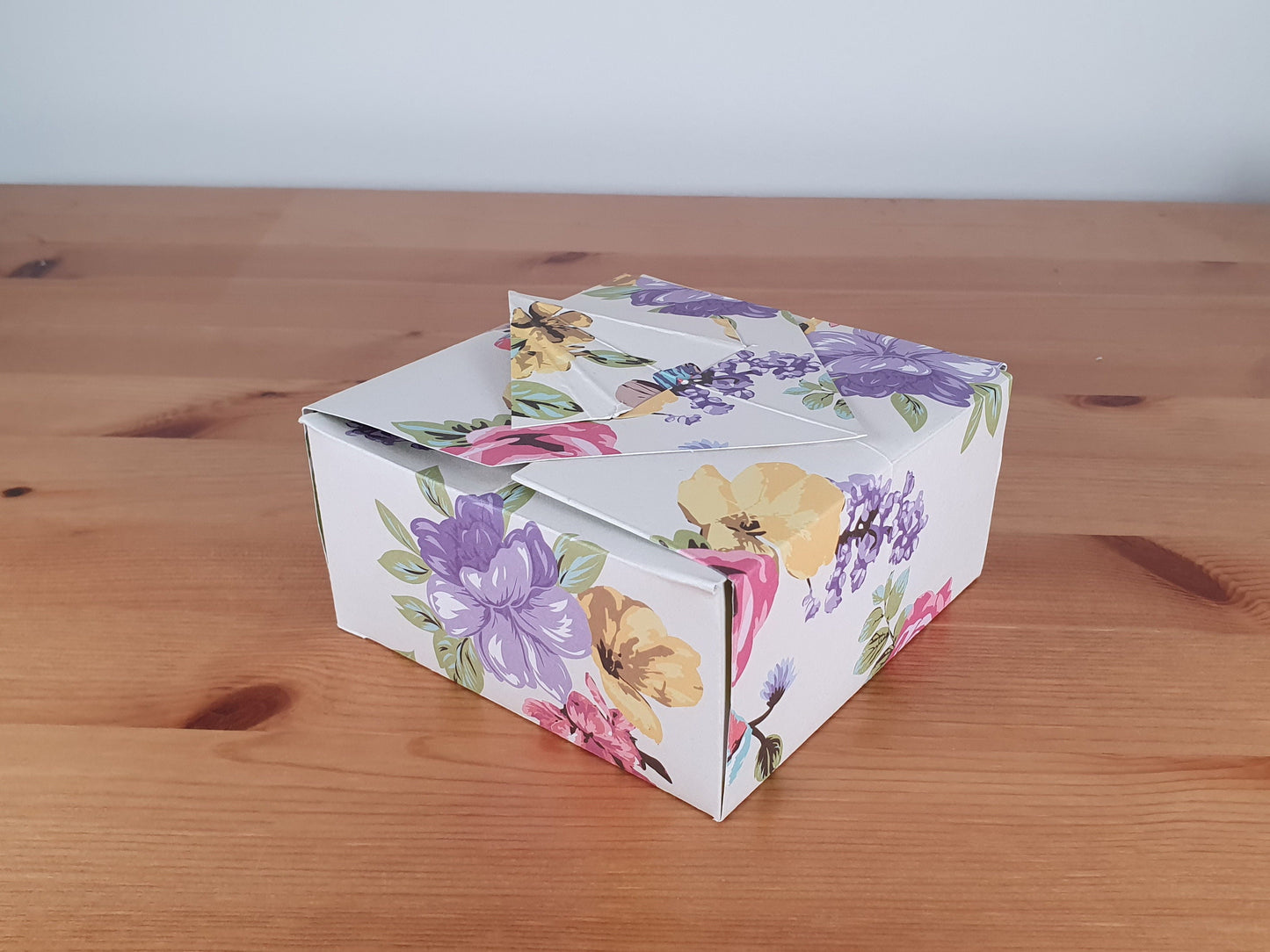 FREE DELIVERY-Pure local beeswax candles in Origami gift box