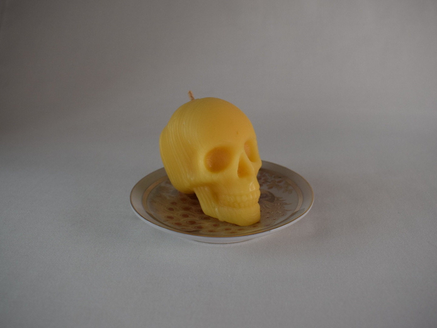 Pure beeswax Halloween skull candle