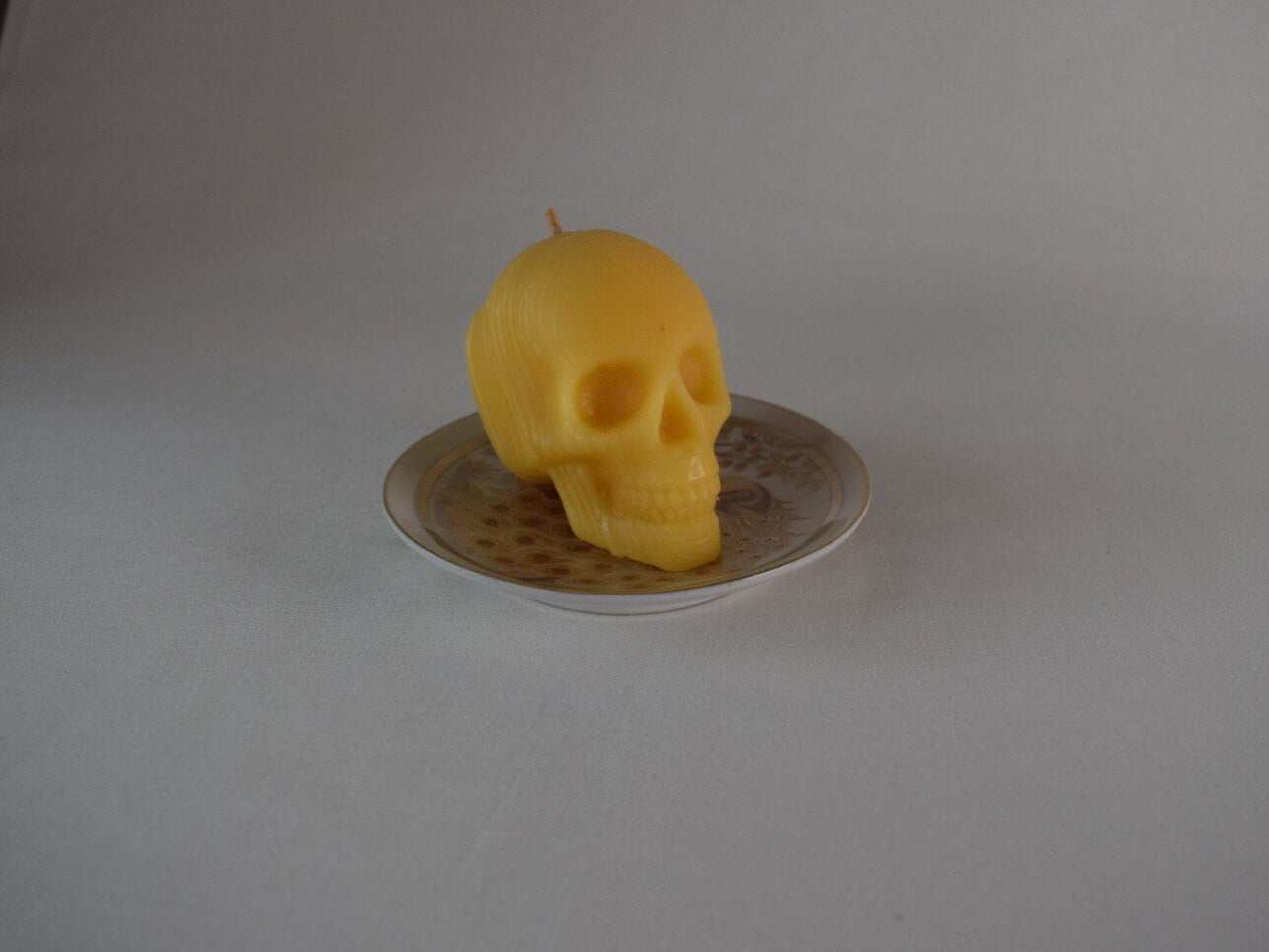 Pure beeswax Halloween skull candle